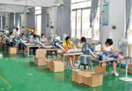 人工檢測包裝車間